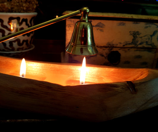 Apagador de Vela de Bronce - Flama Viva - Velas, Aromas & Decor