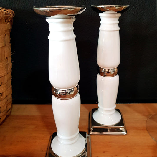Candelabros Blanco y Plateado - Flama Viva - Velas, Aromas & Decor